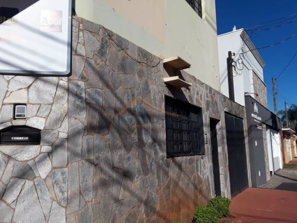 Sobrado à venda com 4 quartos, 373m² - Foto 1