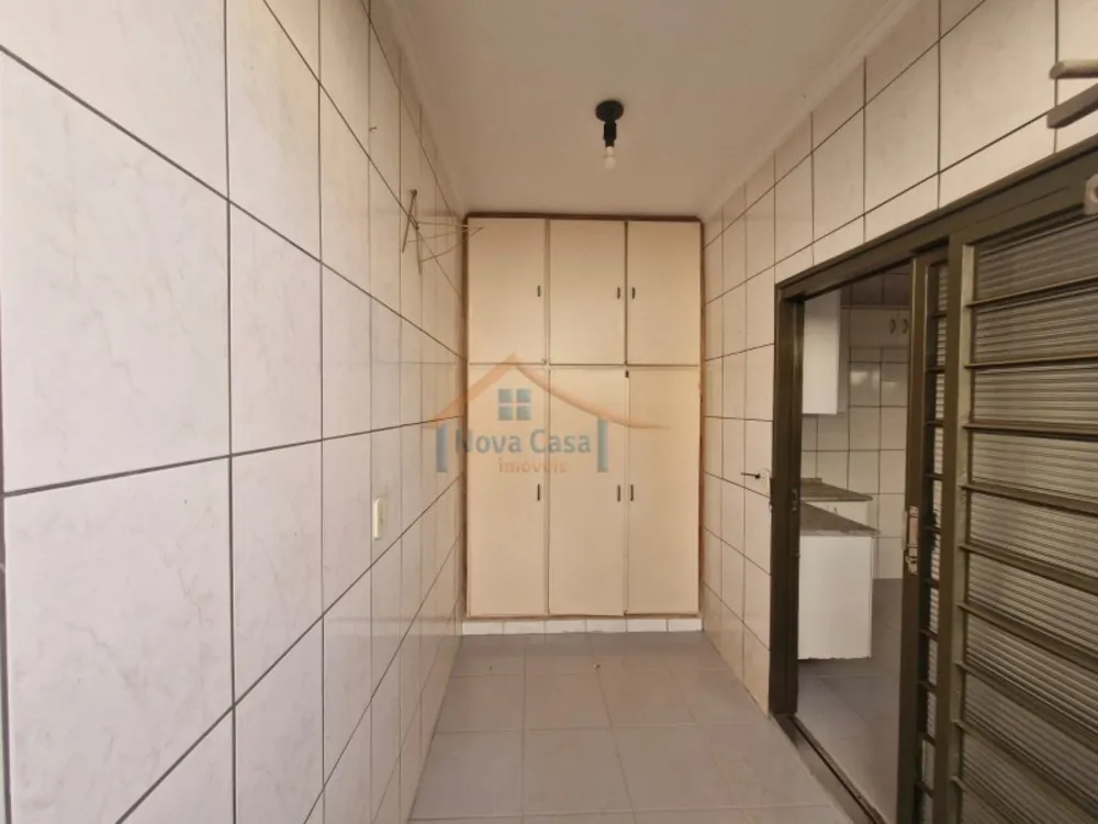 Casa, 4 quartos, 253 m² - Foto 2