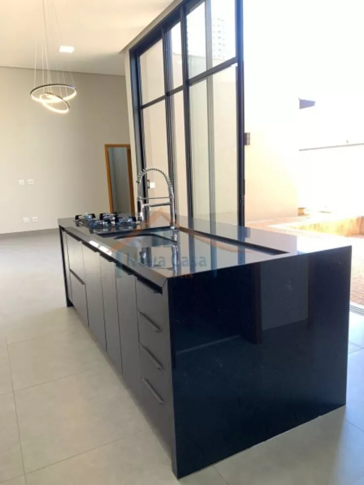 Casa de Condomínio à venda com 3 quartos, 300m² - Foto 3