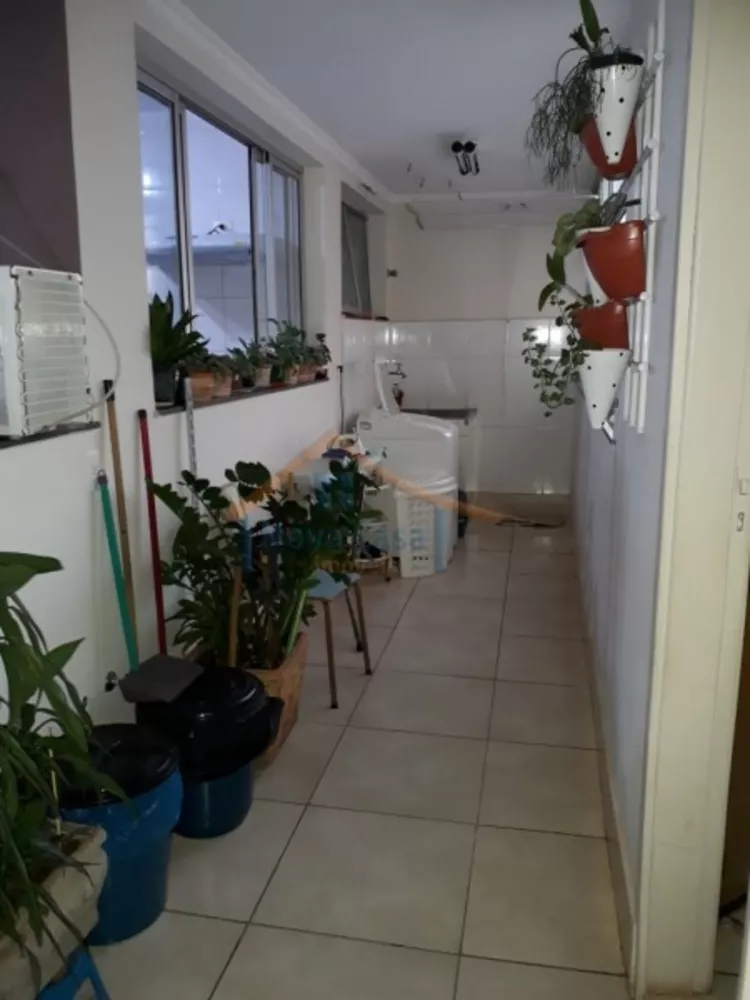 Apartamento à venda com 3 quartos, 185m² - Foto 3