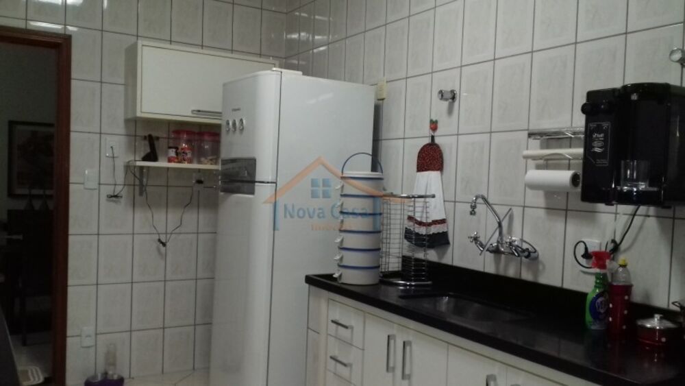 Casa, 3 quartos, 250 m² - Foto 3