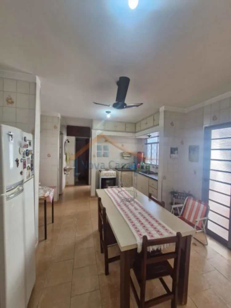 Casa, 3 quartos, 250 m² - Foto 6