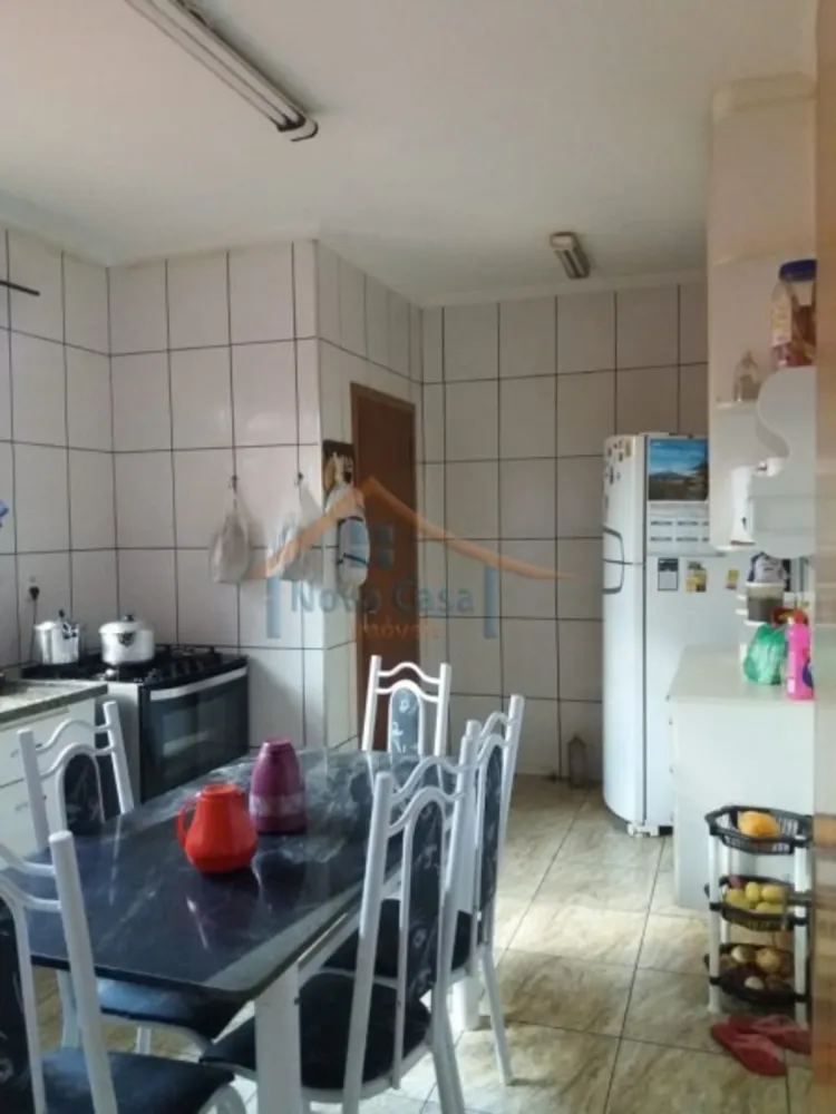 Casa, 4 quartos, 220 m² - Foto 4