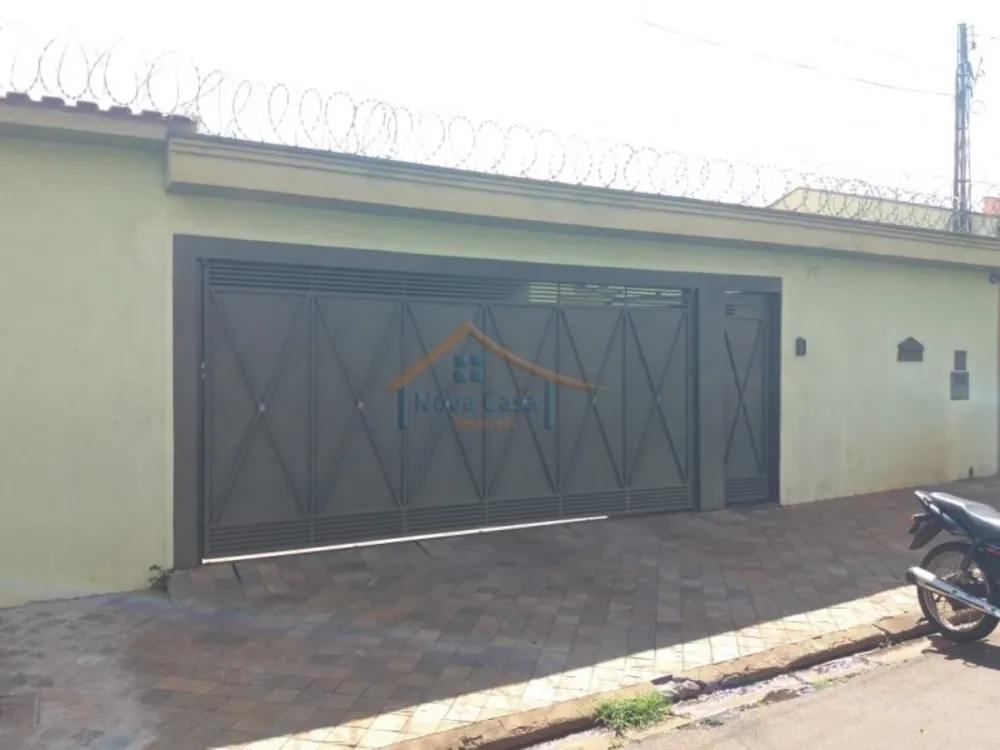 Casa, 4 quartos, 220 m² - Foto 1