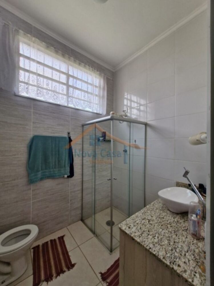 Casa, 4 quartos, 194 m² - Foto 1