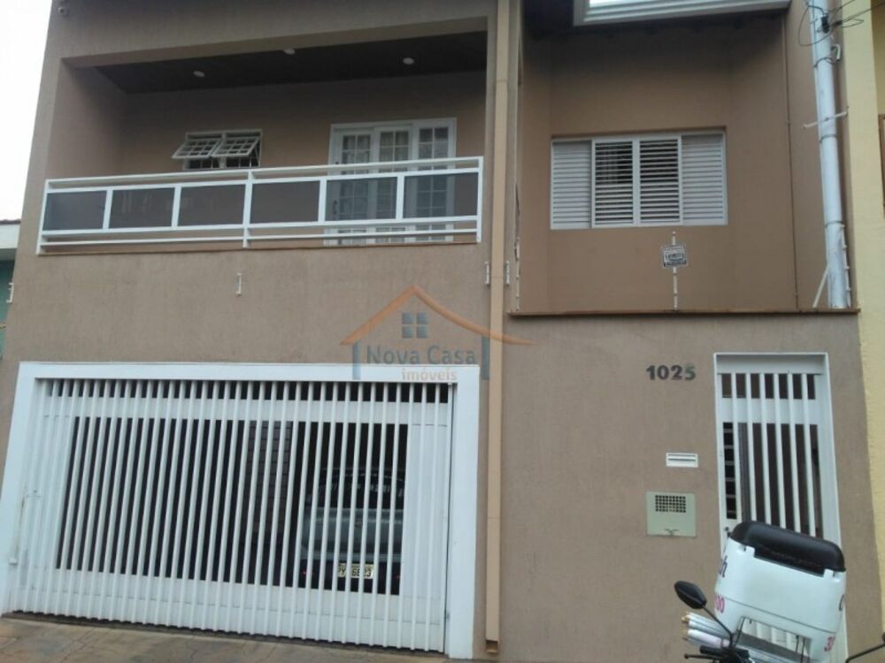 Sobrado à venda com 3 quartos, 166m² - Foto 1