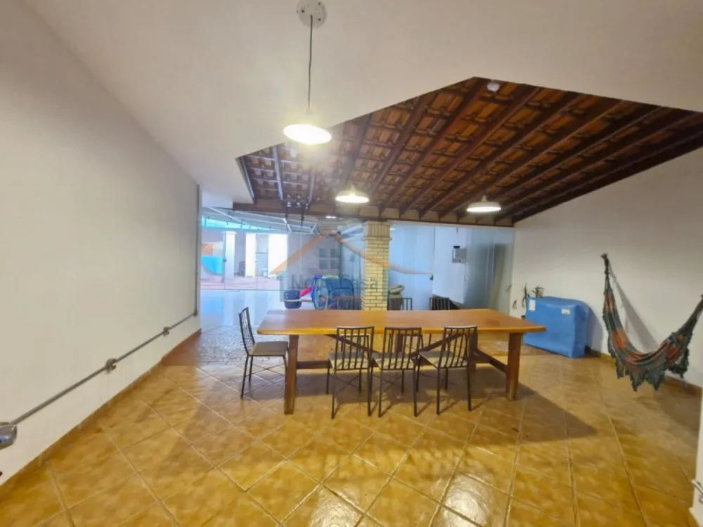 Casa, 3 quartos, 299 m² - Foto 1