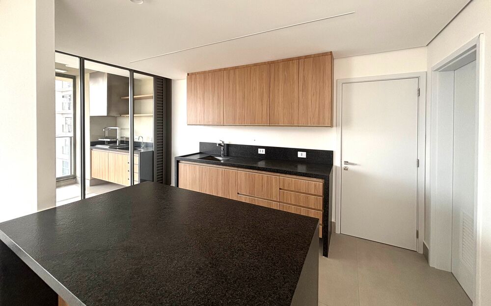 Apartamento para alugar com 3 quartos, 171m² - Foto 4