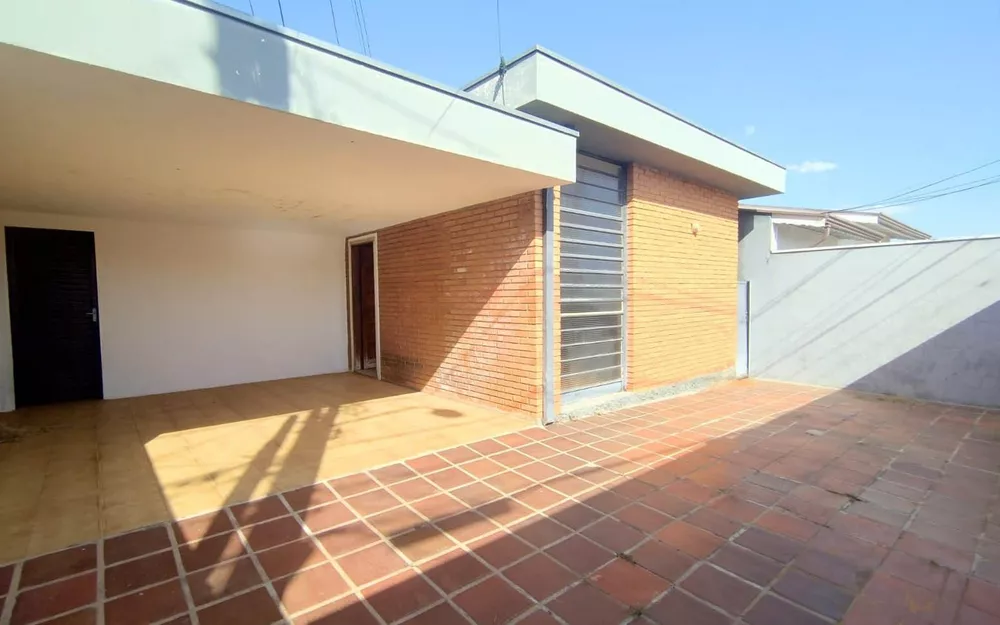 Casa à venda com 3 quartos, 149m² - Foto 1