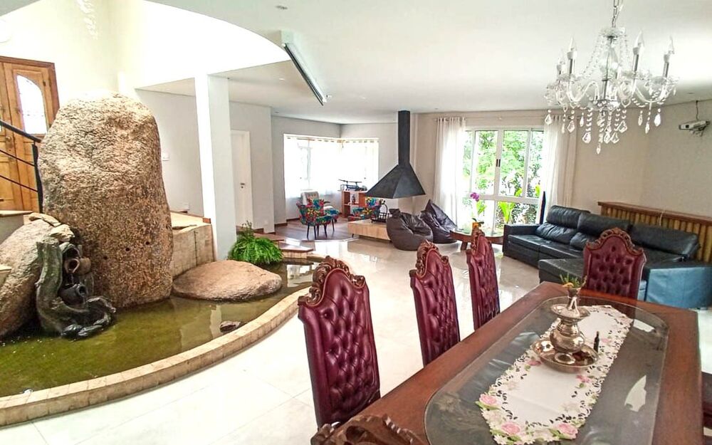 Casa de Condomínio à venda com 4 quartos, 600m² - Foto 2