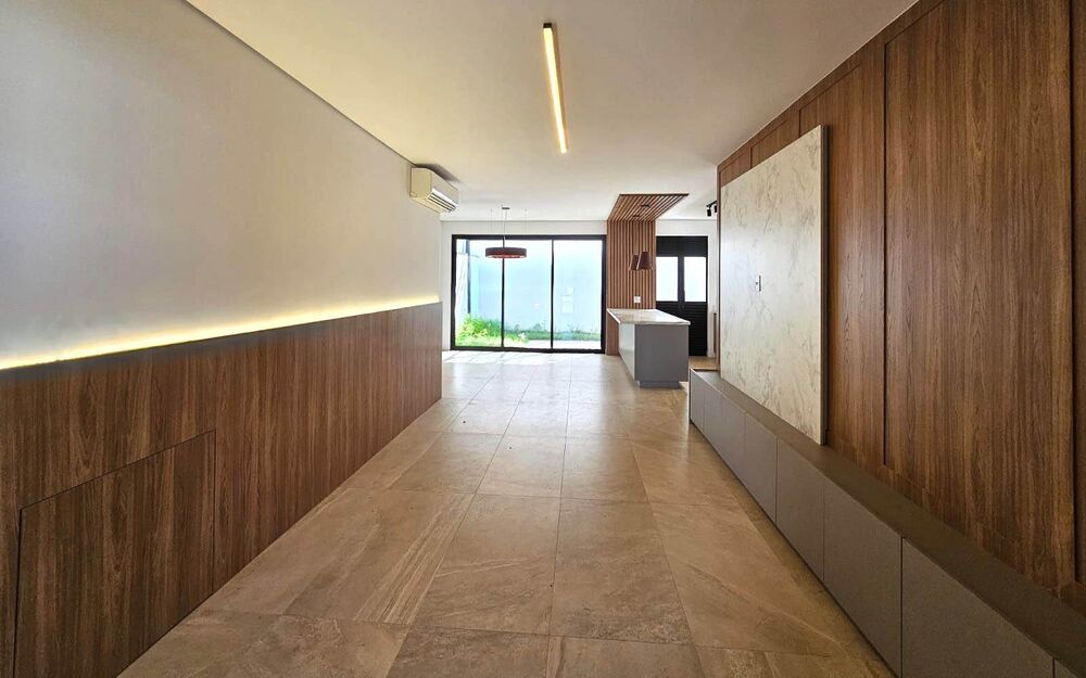 Casa de Condomínio à venda e aluguel com 3 quartos, 156m² - Foto 2