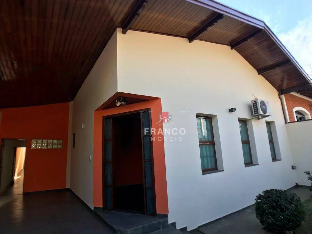Casa, 3 quartos, 200 m² - Foto 1
