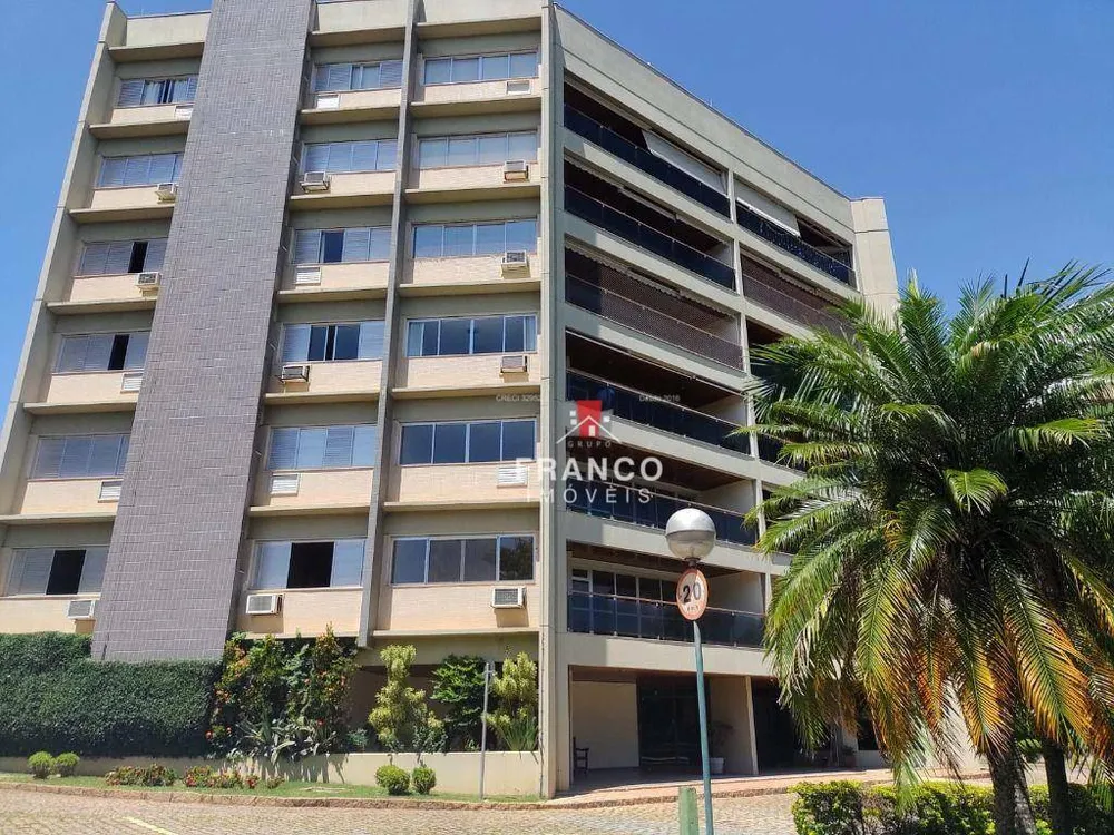 Apartamento, 3 quartos, 242 m² - Foto 1