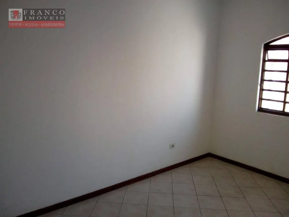 Casa, 4 quartos, 300 m² - Foto 4