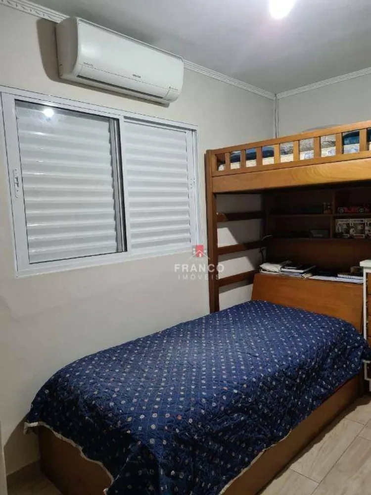 Casa, 3 quartos, 192 m² - Foto 2