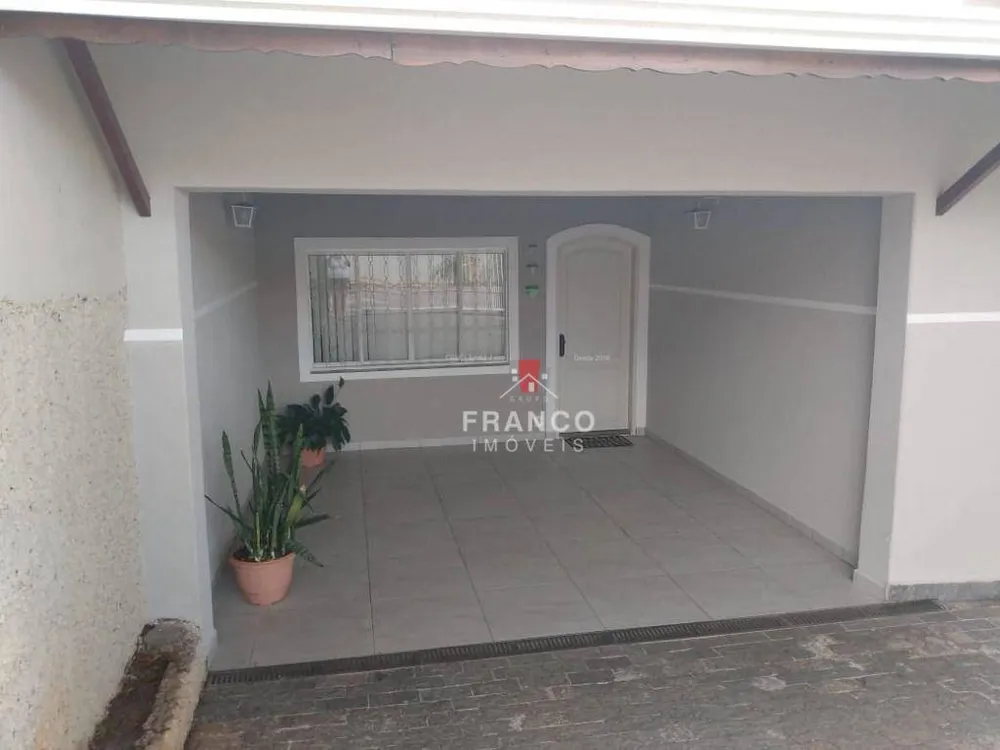 Casa, 3 quartos, 146 m² - Foto 2