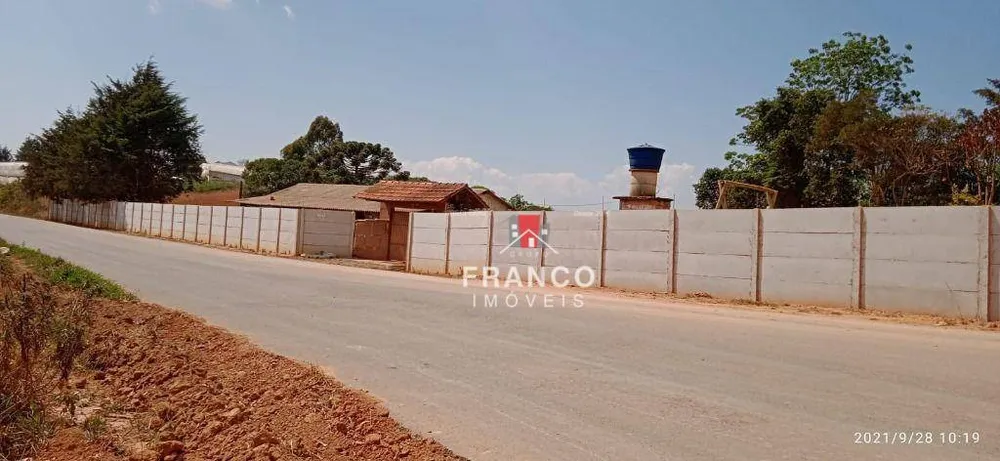 Chácara, 3 quartos, 1342 m² - Foto 1