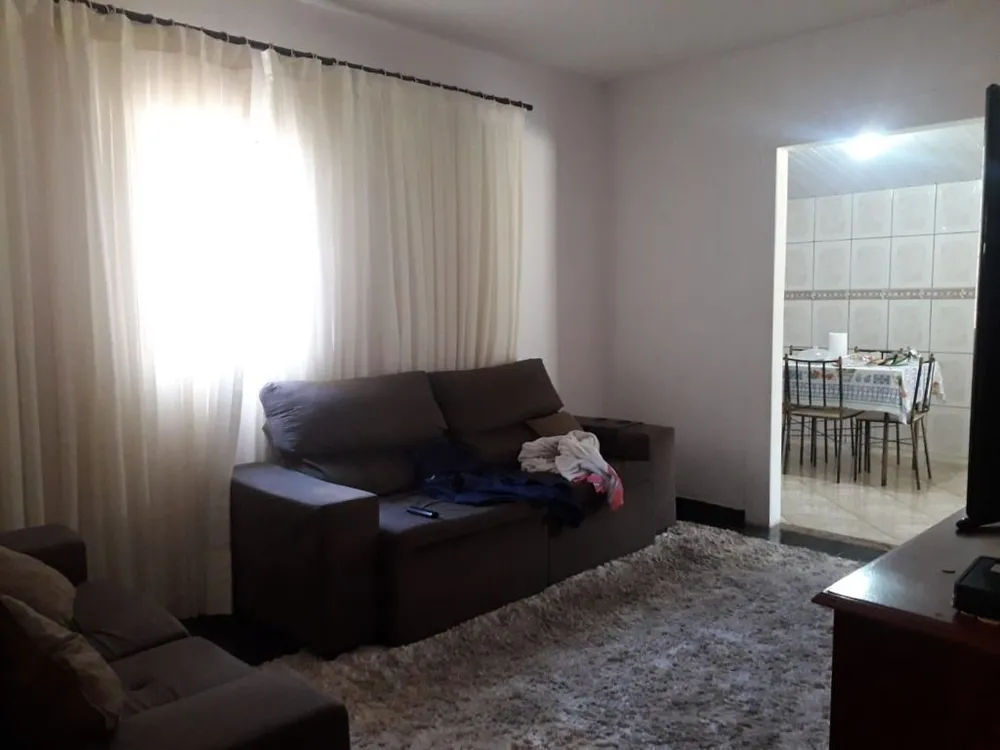 Casa, 3 quartos, 200 m² - Foto 1