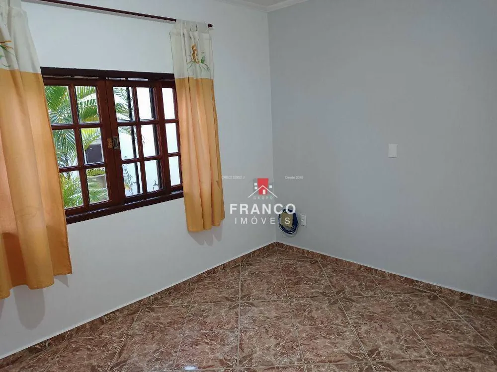 Casa, 3 quartos, 241 m² - Foto 4