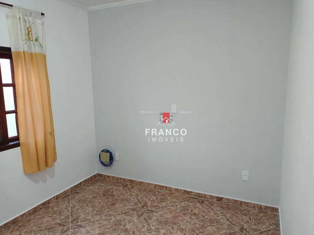 Casa, 3 quartos, 241 m² - Foto 3