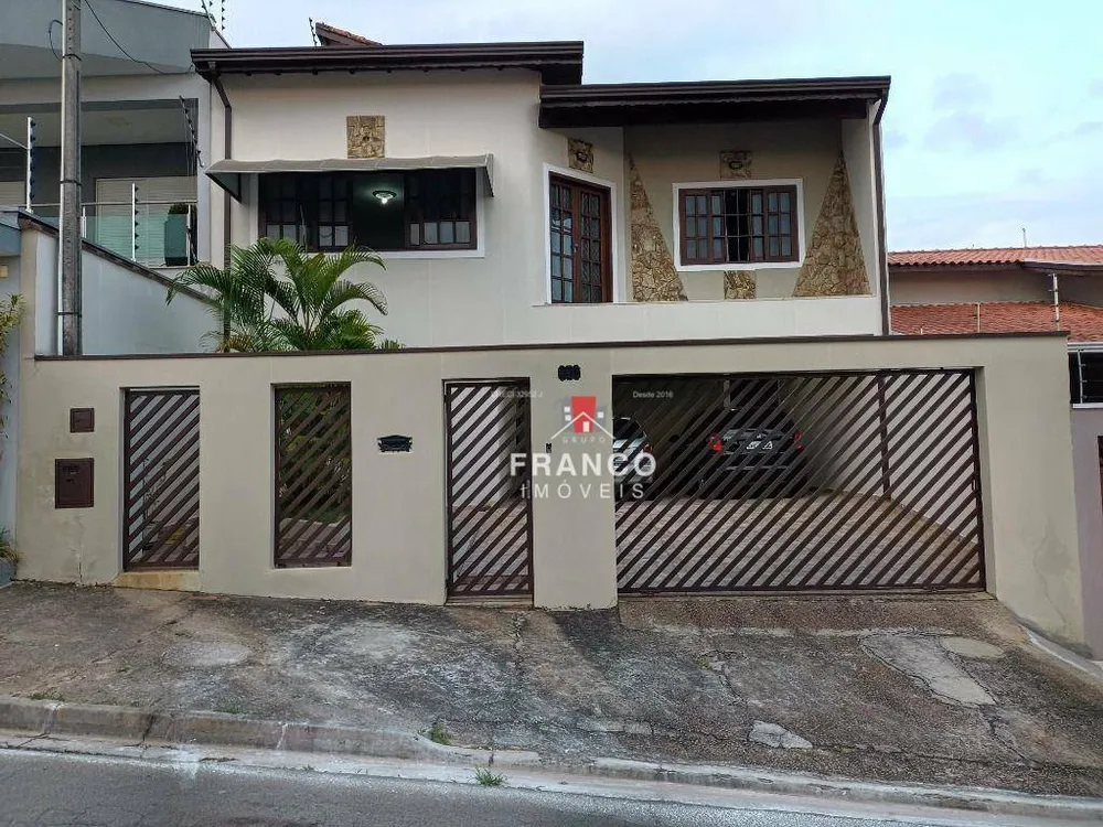 Casa, 3 quartos, 241 m² - Foto 2
