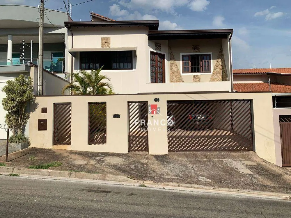 Casa, 3 quartos, 241 m² - Foto 1