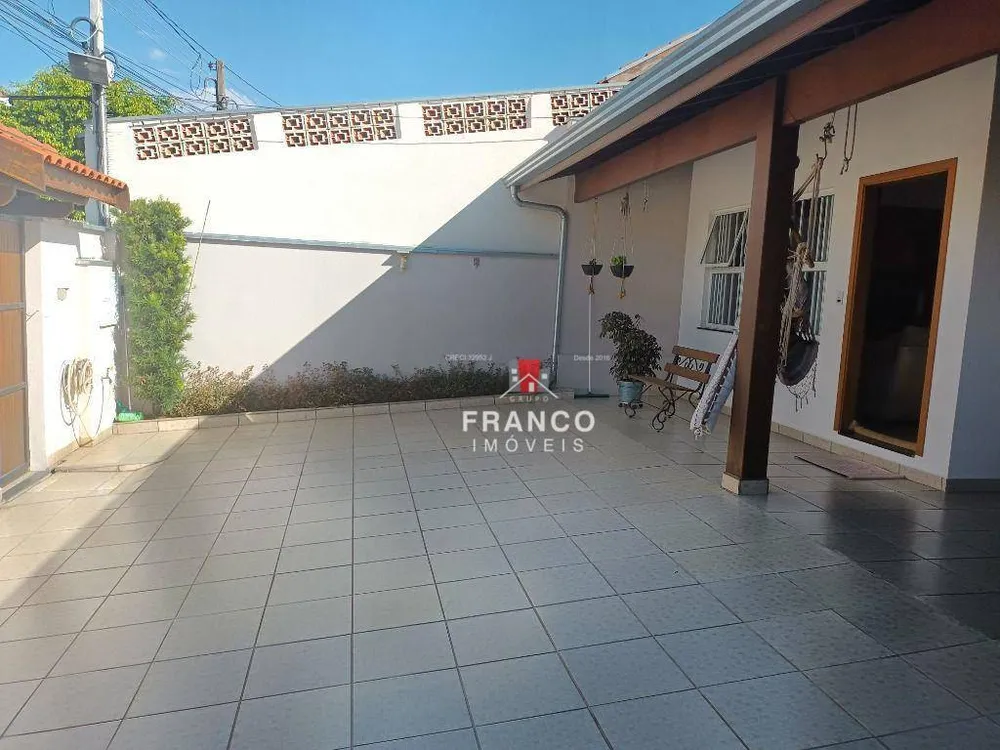 Casa, 3 quartos, 217 m² - Foto 4