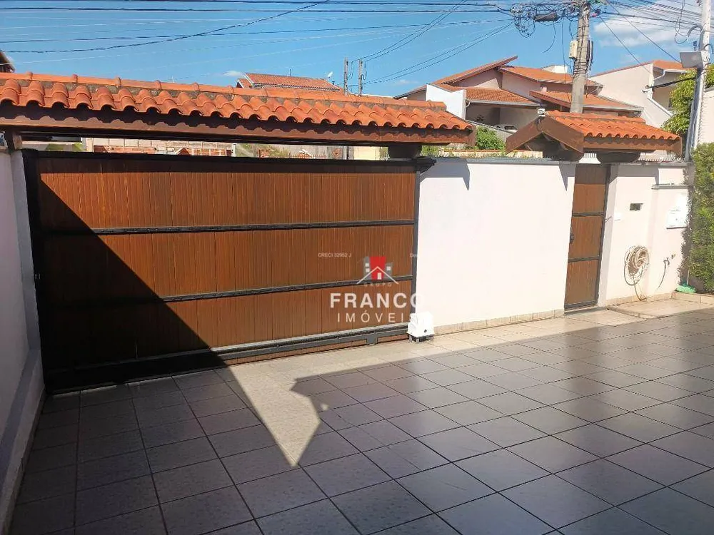 Casa, 3 quartos, 217 m² - Foto 1
