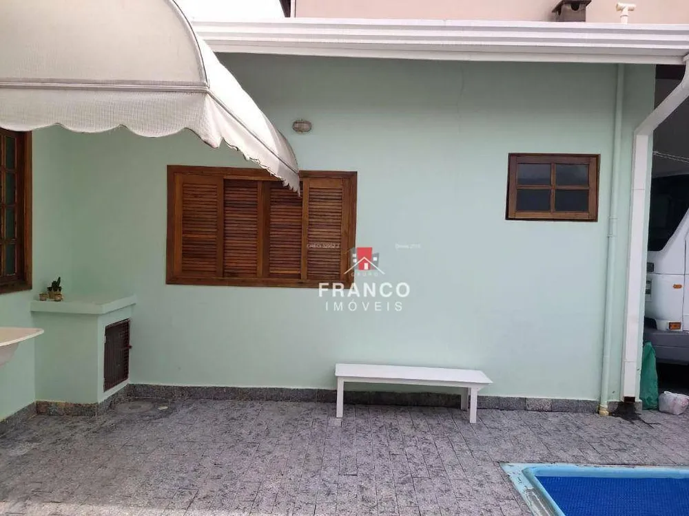 Casa, 3 quartos, 247 m² - Foto 2