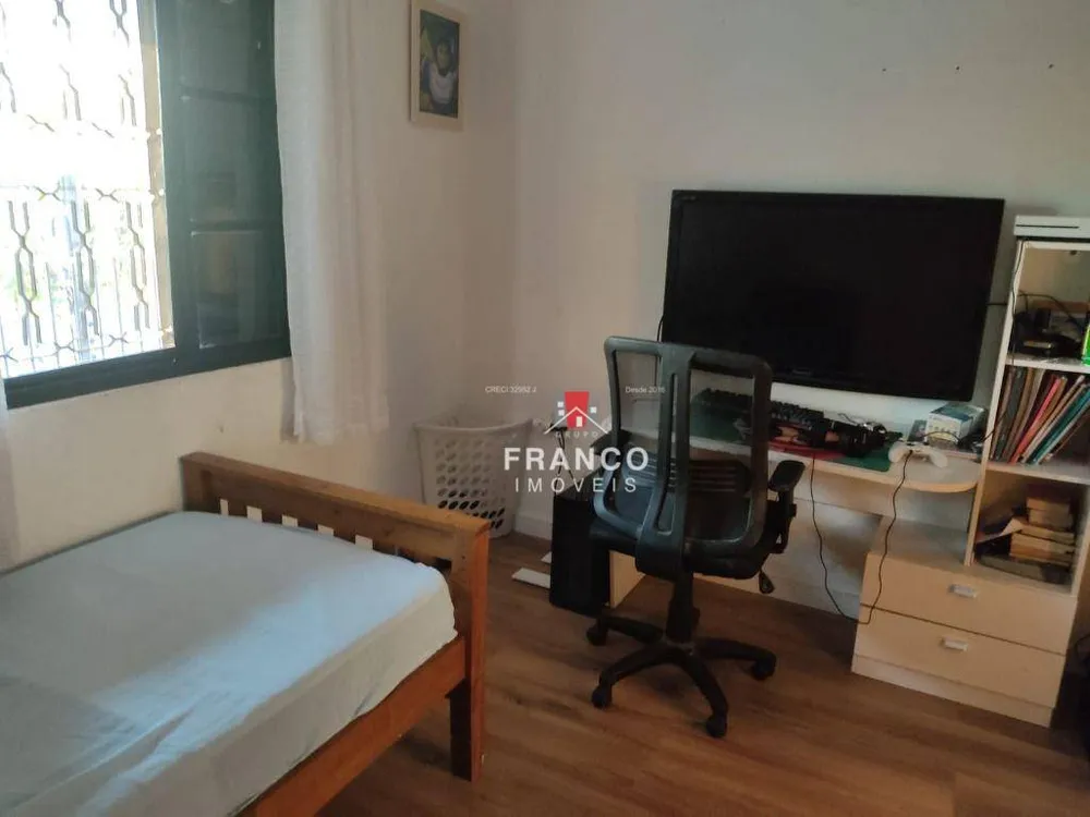 Casa, 3 quartos, 270 m² - Foto 3