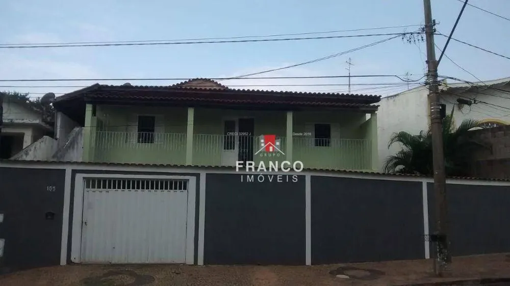 Casa, 3 quartos, 270 m² - Foto 1