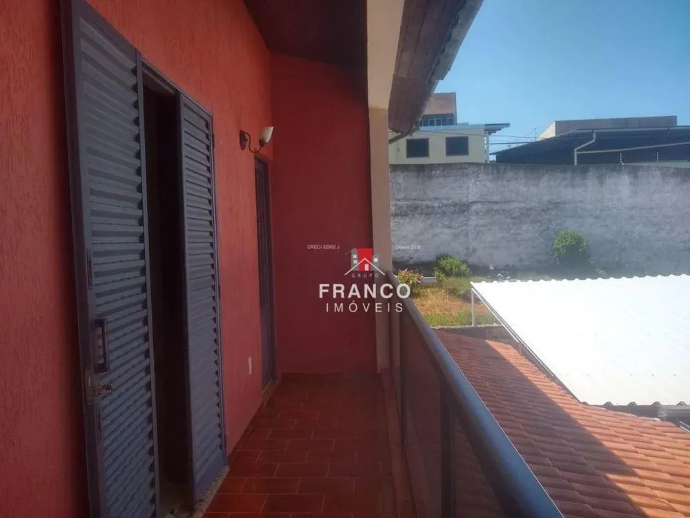 Casa, 3 quartos, 226 m² - Foto 3