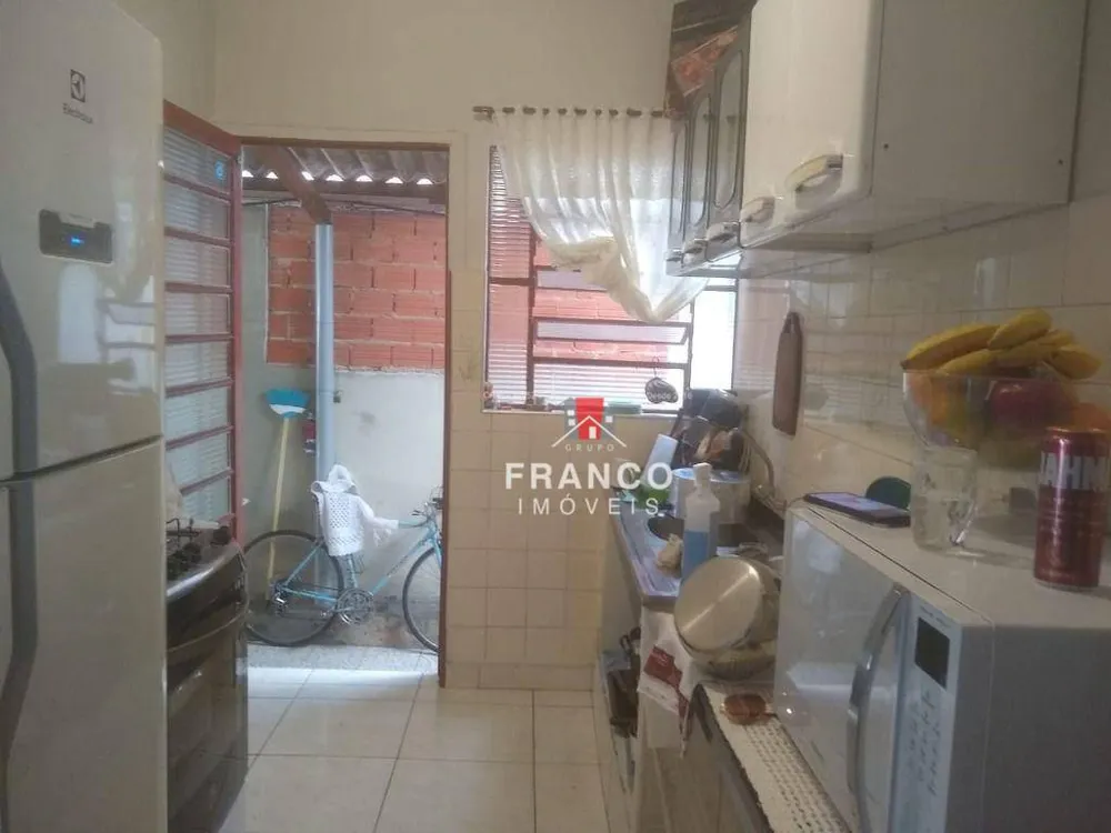 Casa, 5 quartos, 210 m² - Foto 4