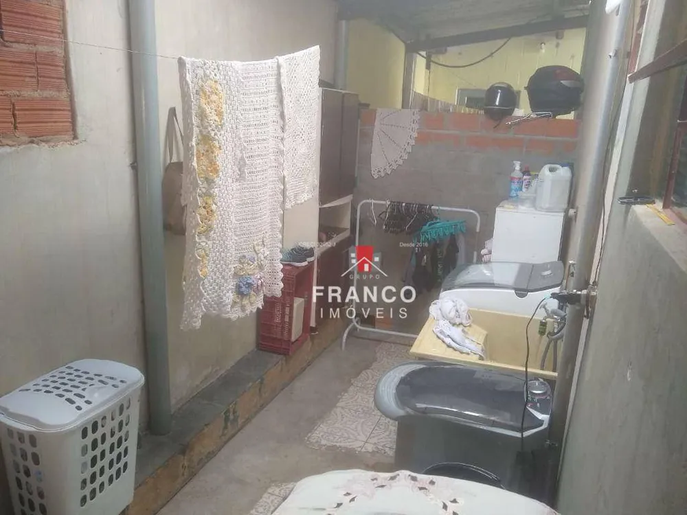 Casa, 5 quartos, 210 m² - Foto 2