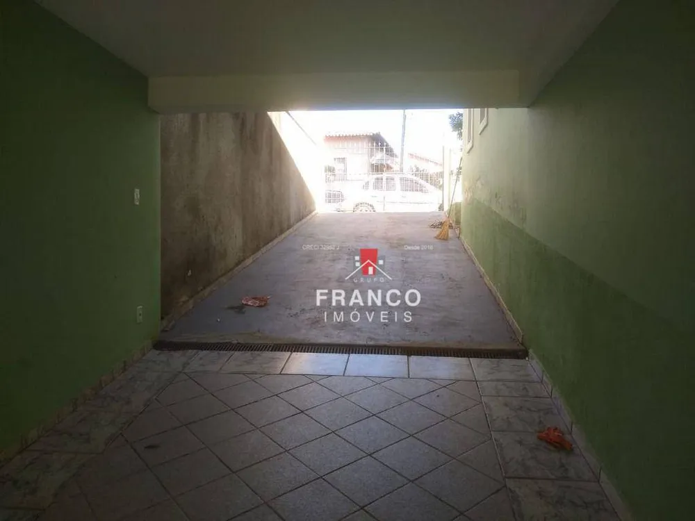 Casa, 4 quartos, 265 m² - Foto 4