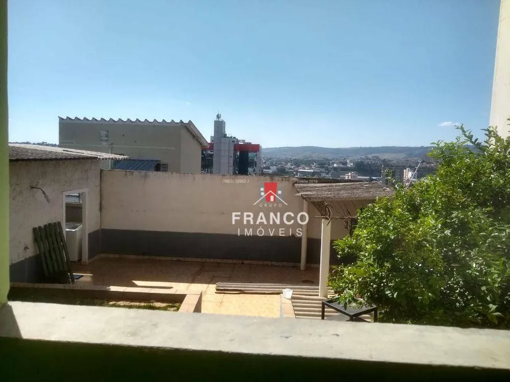 Casa, 4 quartos, 265 m² - Foto 2