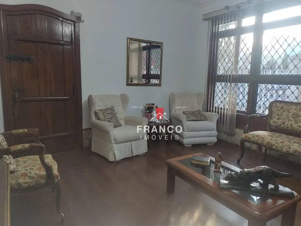 Casa, 3 quartos, 229 m² - Foto 4