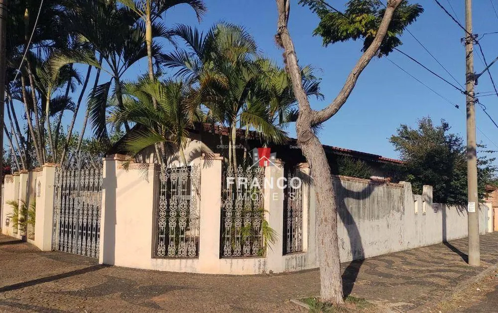 Casa, 3 quartos, 229 m² - Foto 1