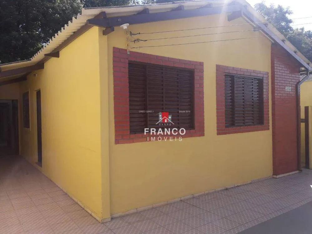 Casa, 3 quartos, 146 m² - Foto 1