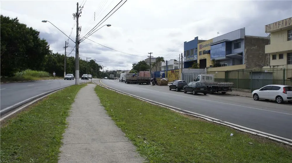 Depósito-Galpão, 2200 m² - Foto 2