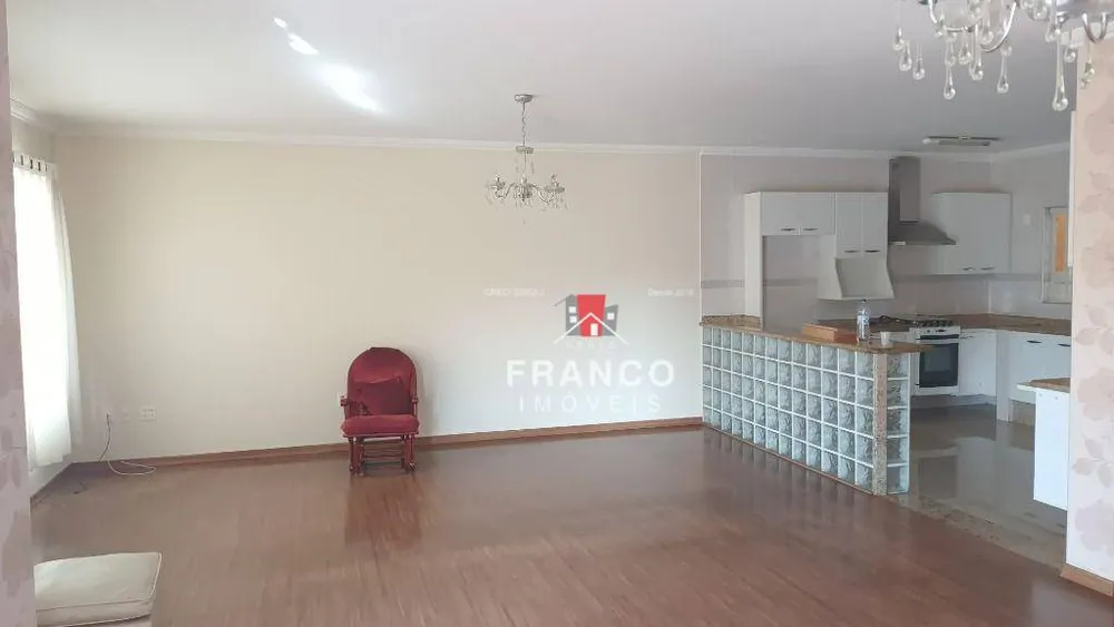 Casa, 4 quartos, 295 m² - Foto 3