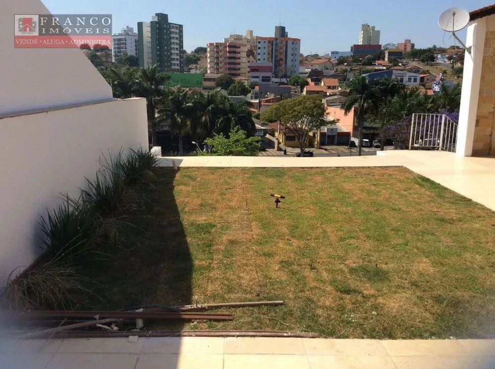 Casa, 3 quartos, 267 m² - Foto 2