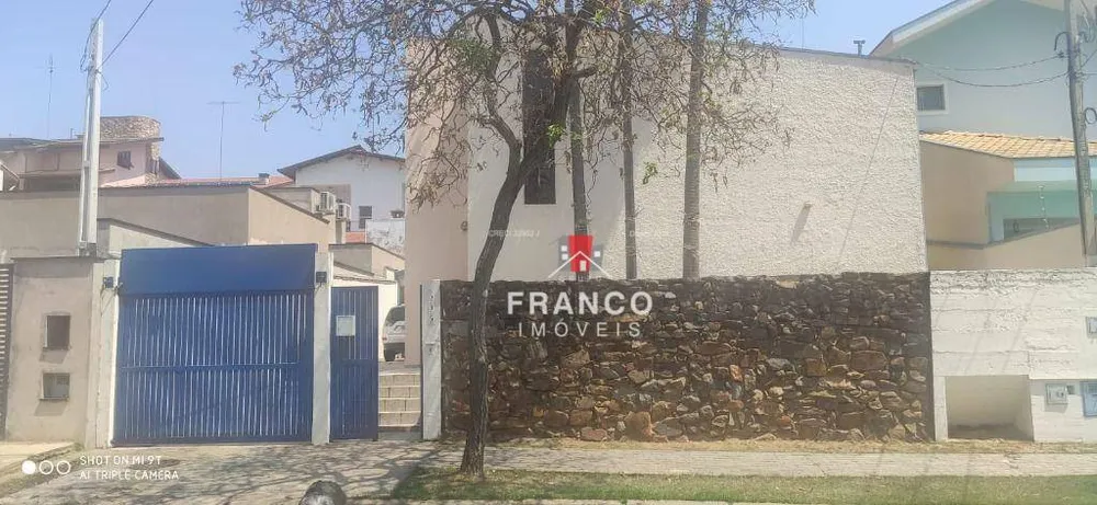 Casa, 3 quartos, 283 m² - Foto 1