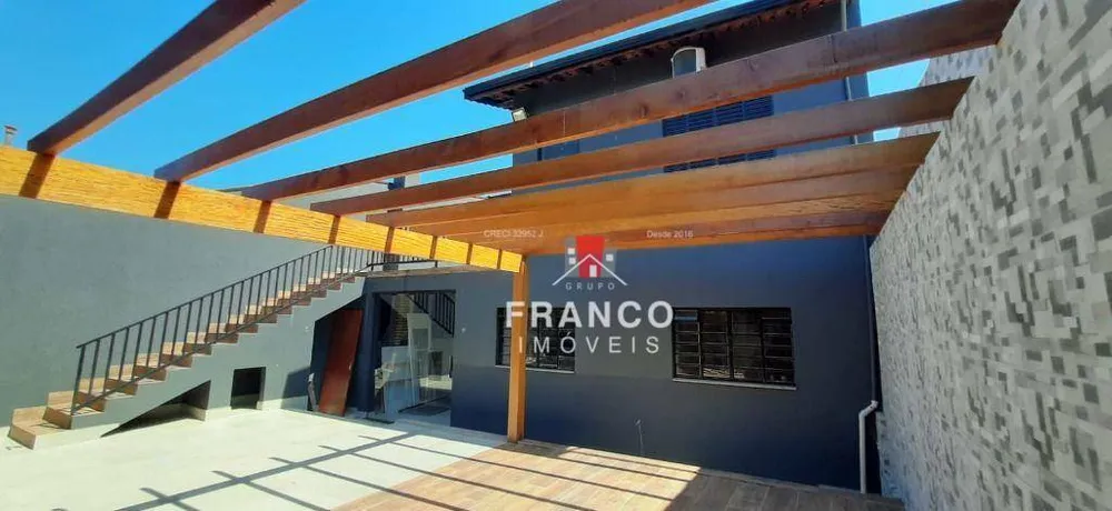 Sobrado, 3 quartos, 240 m² - Foto 1