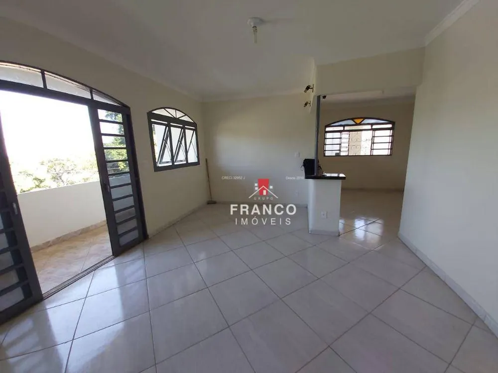 Casa, 6 quartos, 300 m² - Foto 4