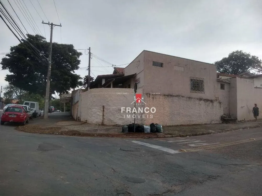 Casa, 4 quartos, 300 m² - Foto 1