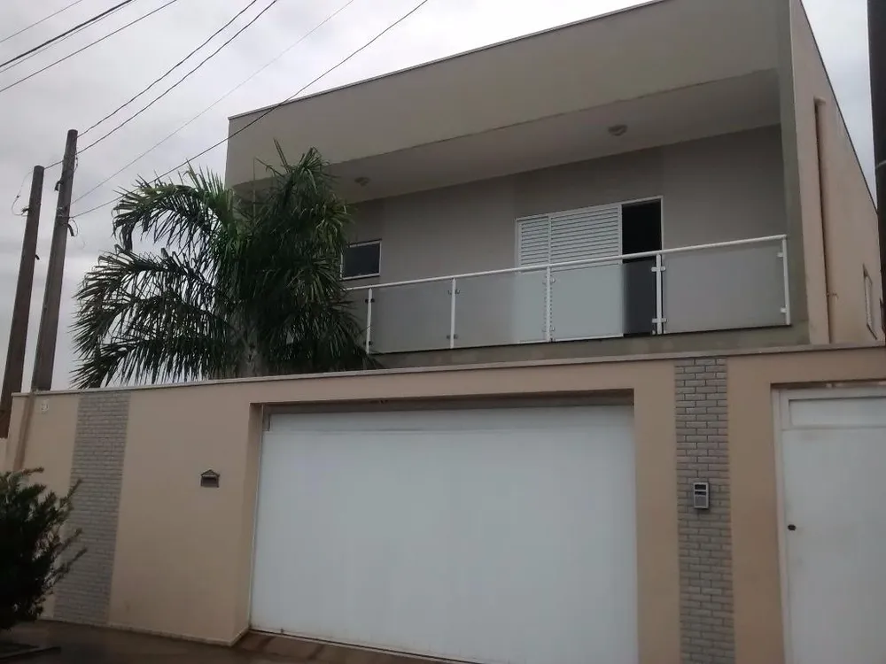 Casa, 4 quartos, 300 m² - Foto 1