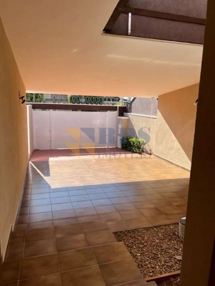 Casa à venda com 3 quartos, 154m² - Foto 2