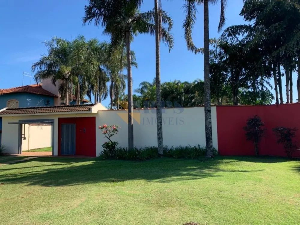 Casa de Condomínio à venda e aluguel com 3 quartos, 230m² - Foto 2