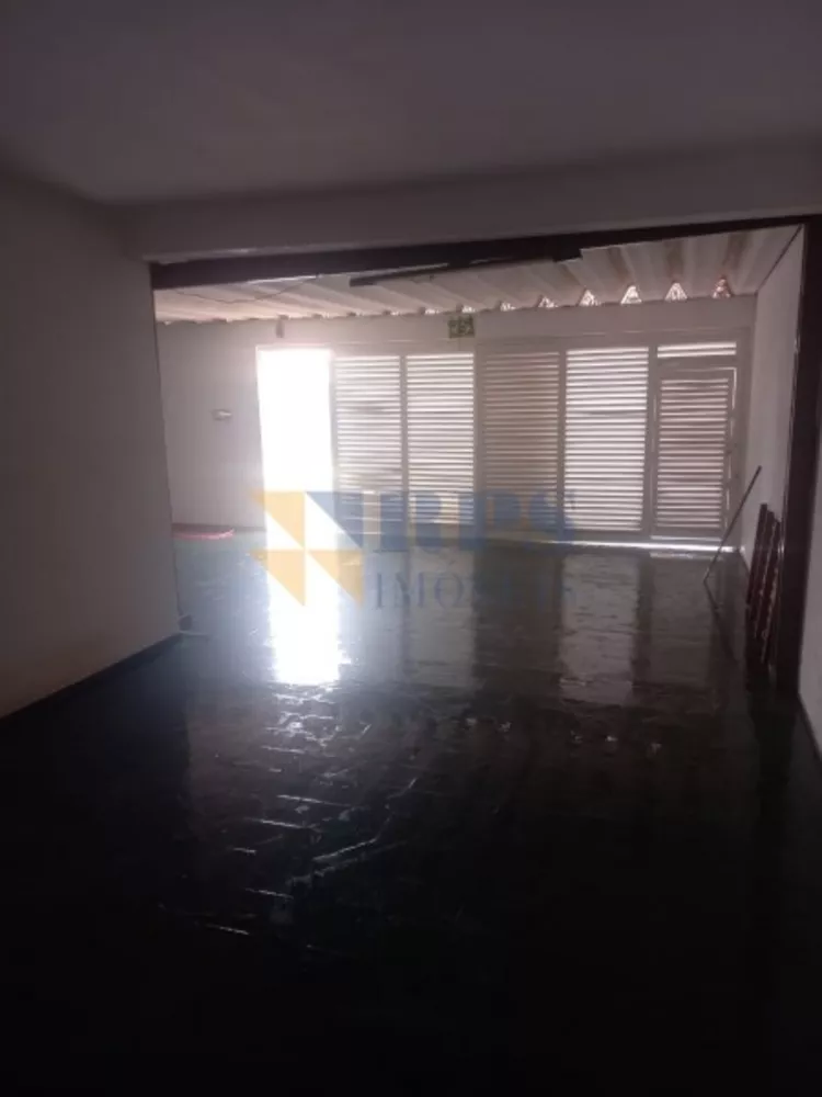 Casa à venda com 3 quartos, 207m² - Foto 4